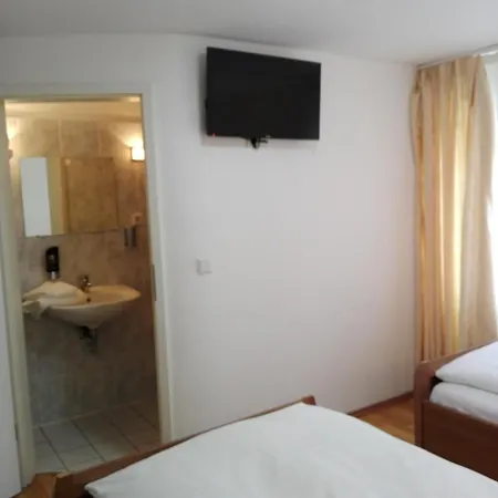 Restaurant 1000 3* Κολωνία