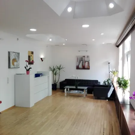 Restaurant 1000 מלון קלן