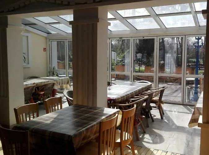 Restaurant 1000 فندق كولونيا