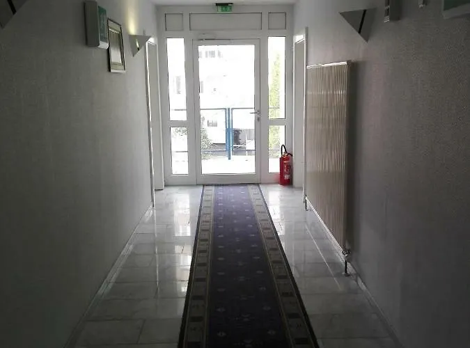 Restaurant 1000 فندق كولونيا